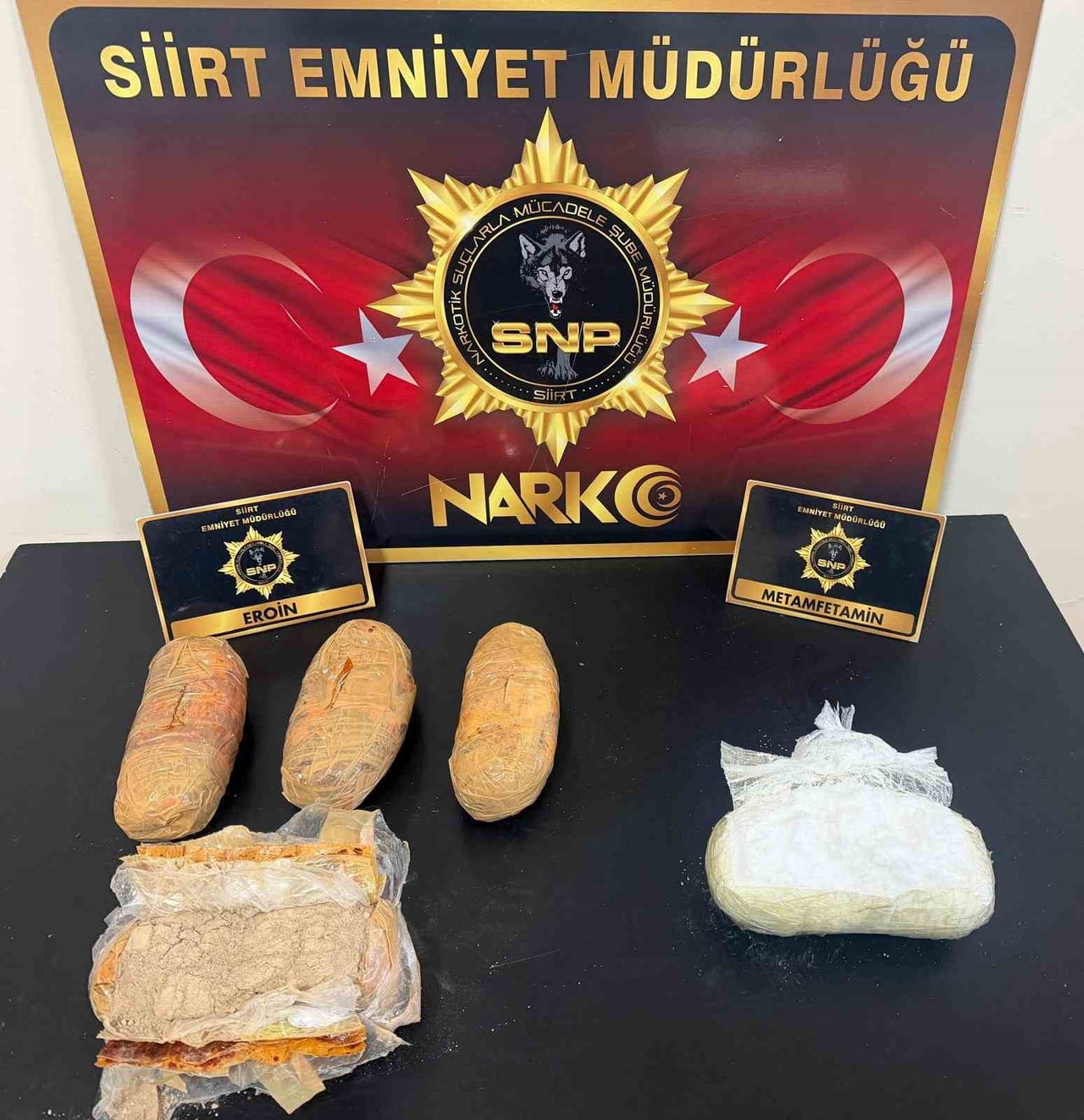 OPERASYONLARDA 3 KİLOGRAM 645 GRAM ÇEŞİTLİ TÜRLERDE UYUŞTURUCU VE UYARICI MADDE, SUÇTAN ELDE...