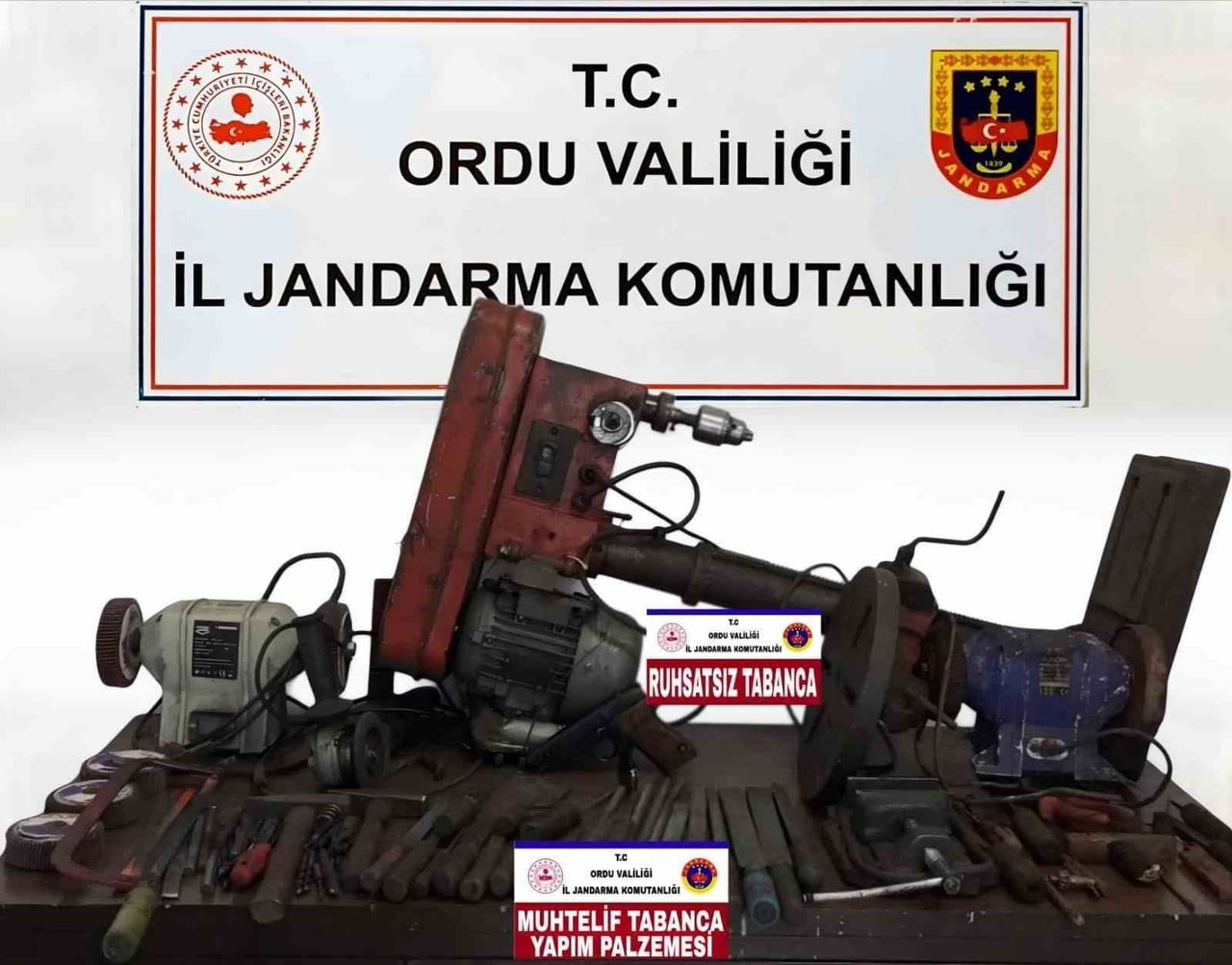 ORDU’DA JANDARMA EKİPLERİ TARAFINDAN YÜRÜTÜLEN ASAYİŞ FAALİYETLERİNDE ARANMASI BULUNAN VE...