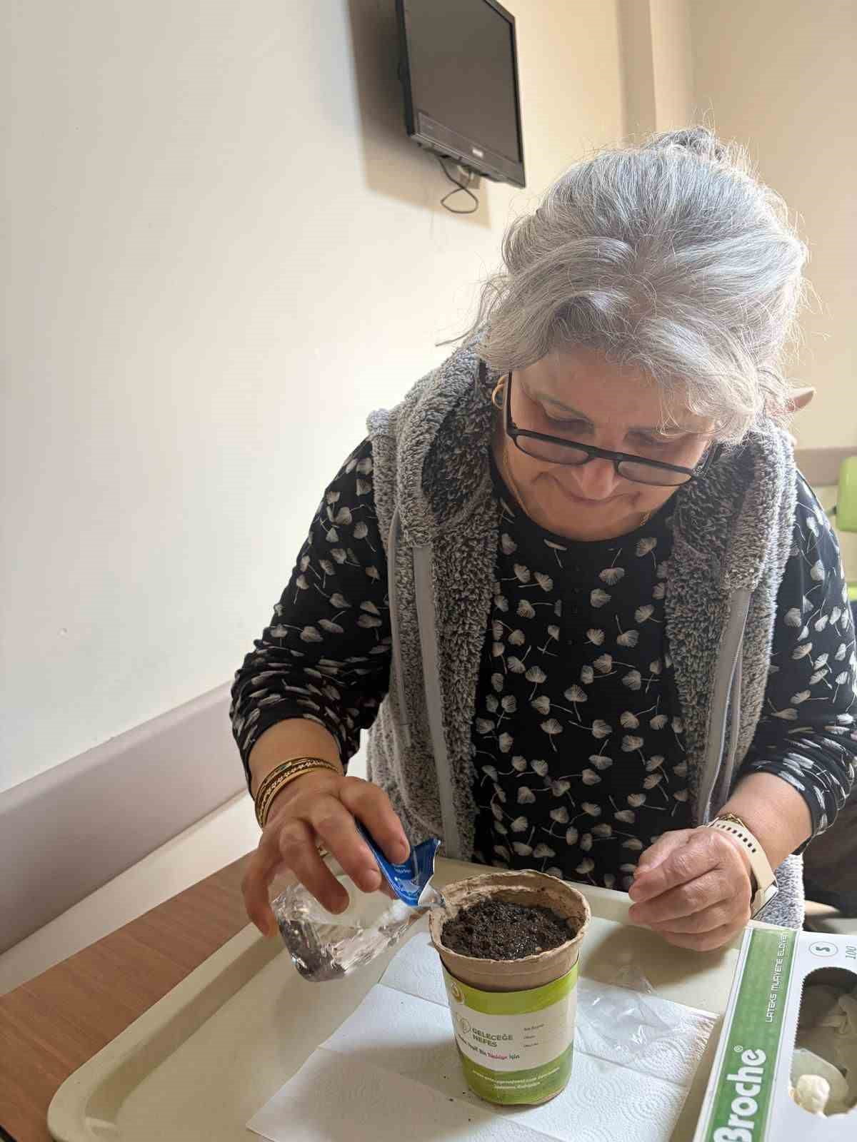 ORHANELİ DEVLET HASTANESİ, PALYATİF BAKIM SERVİSİNDE TEDAVİ GÖREN HASTALAR VE HASTA YAKINLARI...