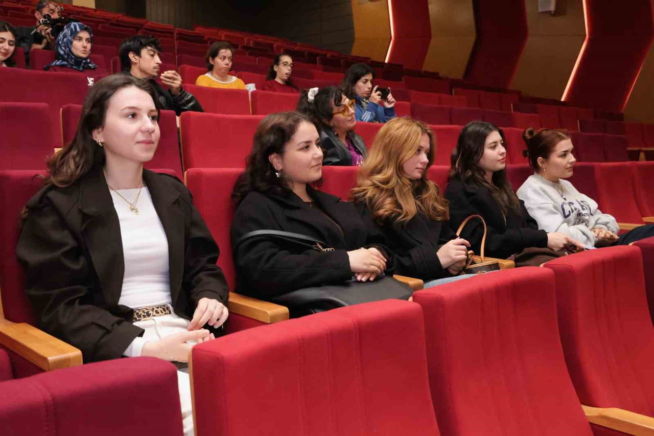 OSMANGAZİ BELEDİYESİ TARAFINDAN BU YIL İKİNCİSİ DÜZENLENEN BURSA ALTIN ÇINAR KISA FİLM FESTİVALİ...