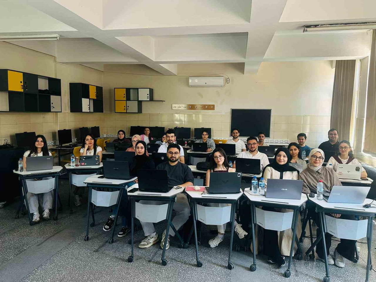 OSMANİYE’DE BTK AKADEMİ TARAFINDAN DÜZENLENEN "ÜRETKEN YAPAY ZEKA ARAÇLARI" EĞİTİMİ, GENÇLERİ...