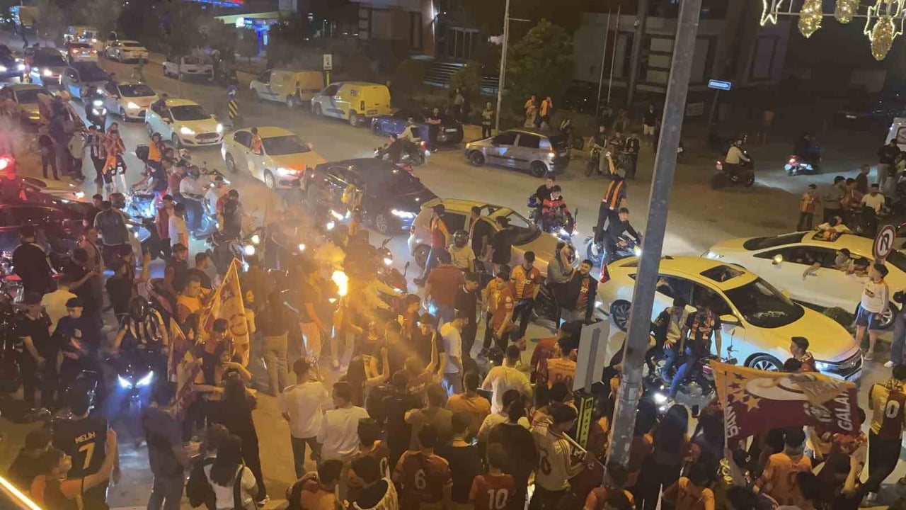 OSMANİYE’DE GALATASARAY’IN ŞAMPİYONLUĞU COŞKUYLA KUTLANDI