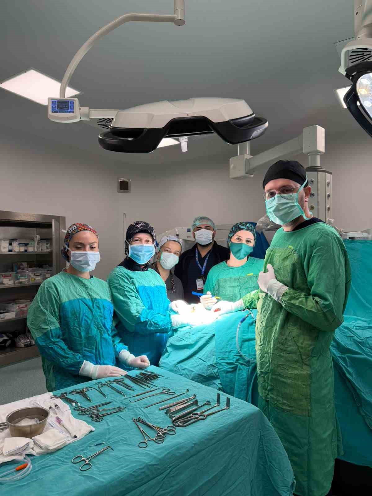 OSMANİYE’DE İLK KEZ İLERİ EVRE LARENKS KANSERİ AMELİYATI GERÇEKLEŞTİRİLDİ
