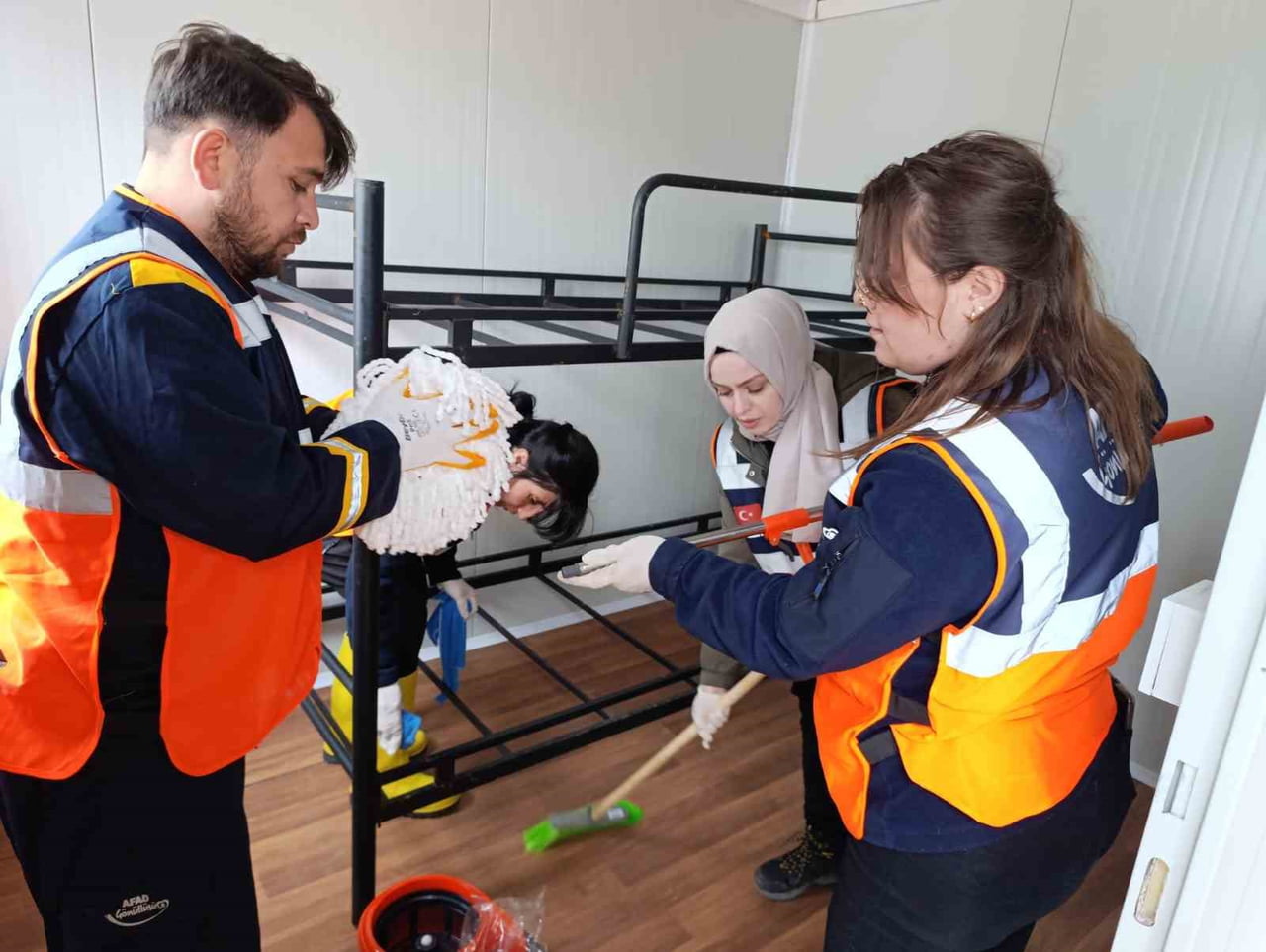 OYACA VE KAVŞUT KÖYLERİNDE KURULAN YAŞAM KONTEYNERLERİ VATANDAŞLARIN KULLANIMINA HAZIR HALE...