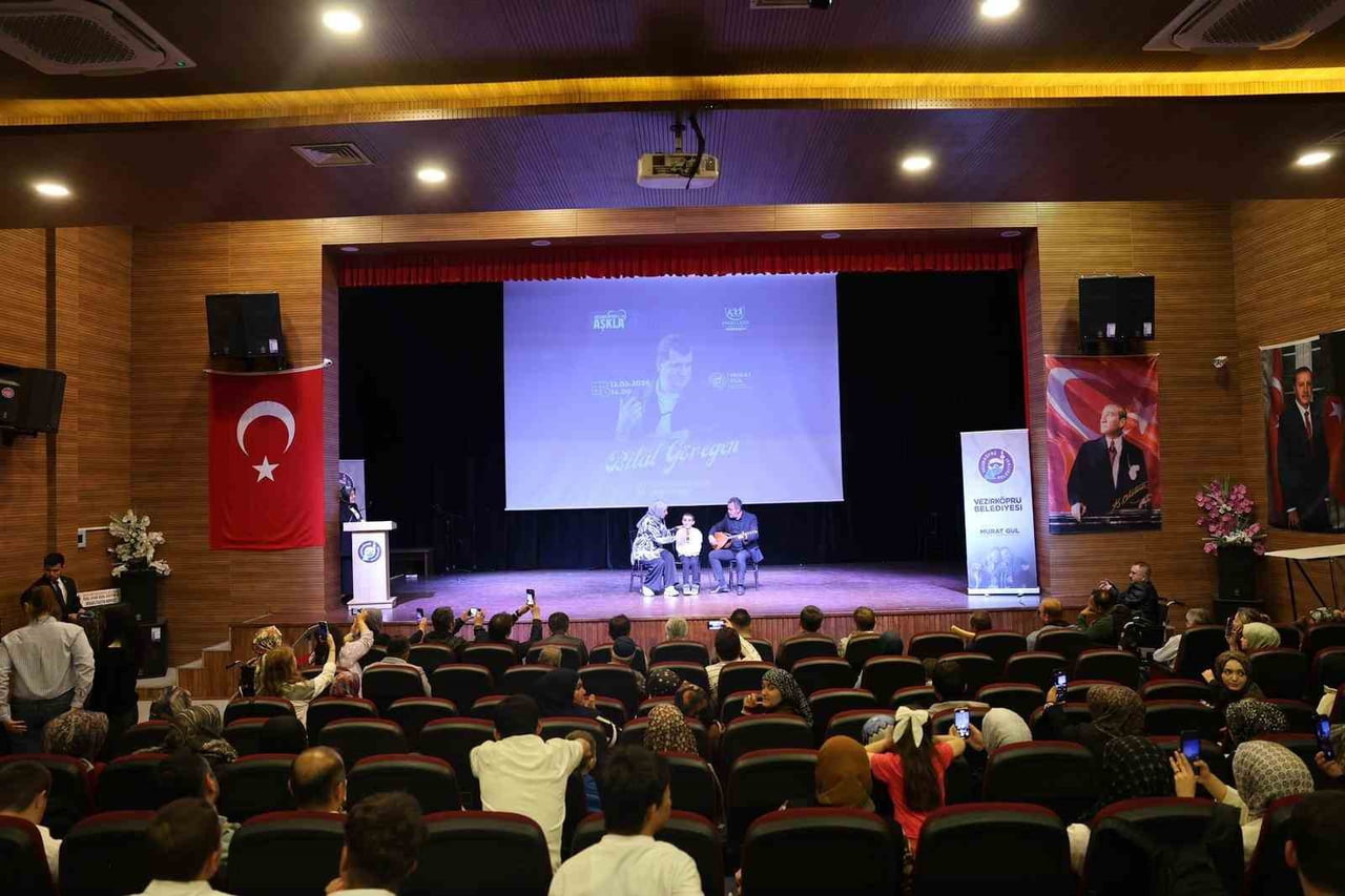 ÖZEL EĞİTİM KURUNU ÖĞRENCİLERİNİN YAPTIĞI GÖSTERİYE AİLELERİ DE KATILDI