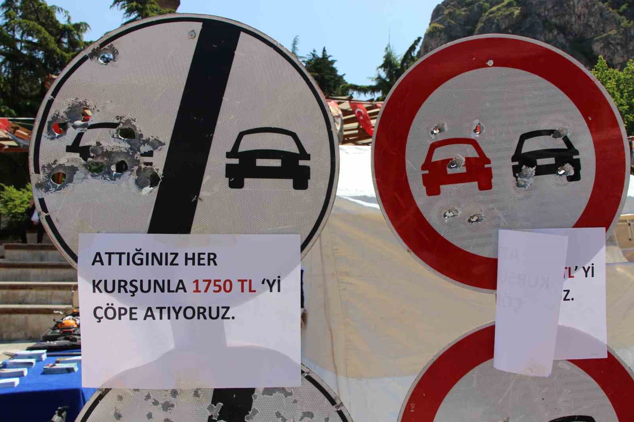 ÖZELLİKLE KIRSAL BÖLGELERDE VE ŞEHİRLERARASI YOLLARDA, TRAFİK GÜVENLİĞİ İÇİN YERLEŞTİRİLEN...