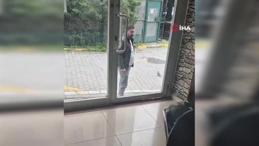 Para vermeden traş oldu, berber "Bir daha gelme" deyince ortalığı birbirine kattı