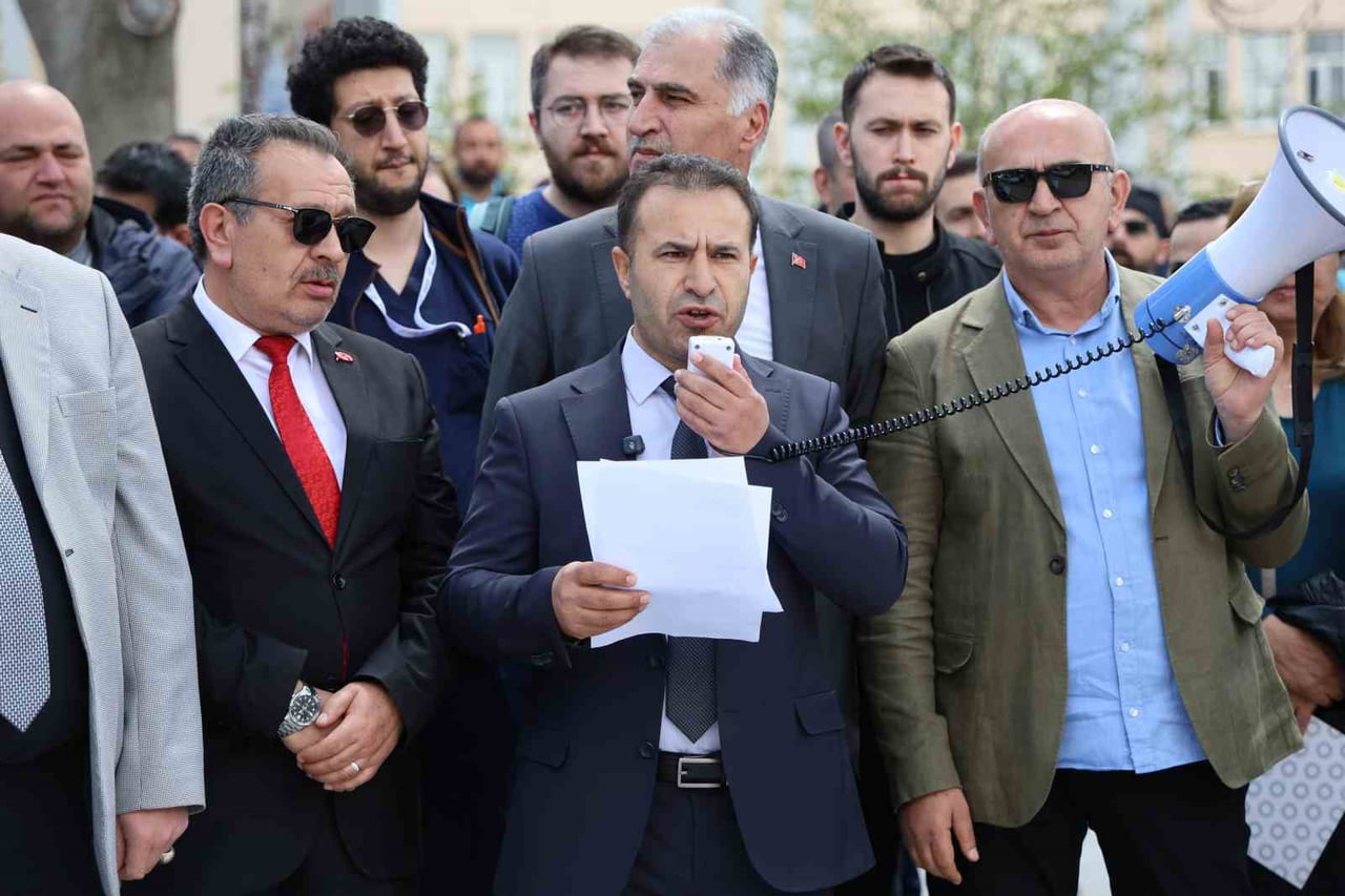 PERSONEL ADINA KONUŞAN YETKİLİ SENDİKA BAŞKANI SERDAL BERKİL, BANKALARIN TUTUMUNU...