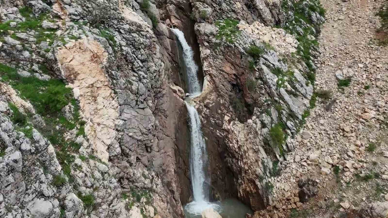 PINAR ÖNÜ VE PINAR BAŞI ŞELALELERİ YOĞUN YAĞIŞLARLA ÇAĞLAYANA DÖNÜŞTÜ.