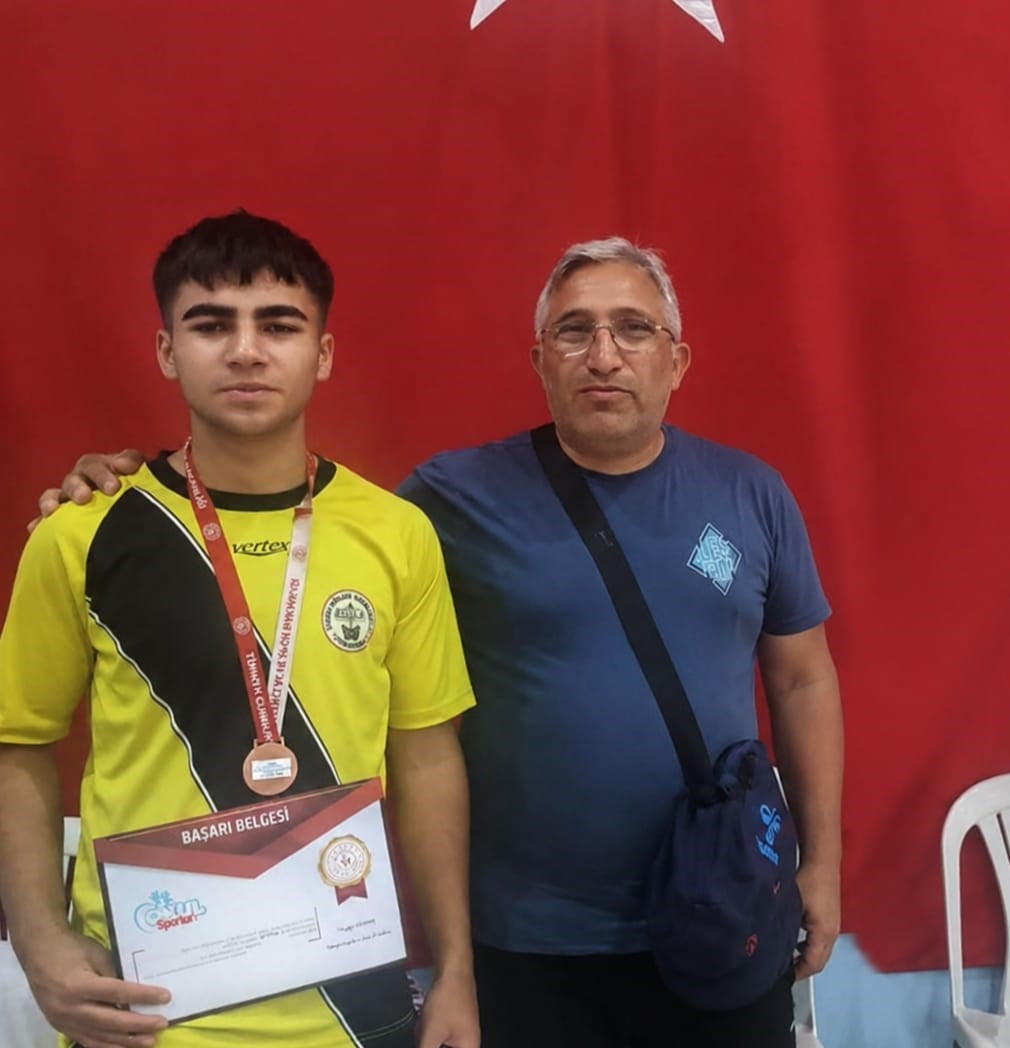 PINARBAŞI YATILI BÖLGE ORTAOKULU 8. SINIF ÖĞRENCİSİ BERAT ÖMER ÜLGER, KONYA’NIN AKŞEHİR İLÇESİNDE...