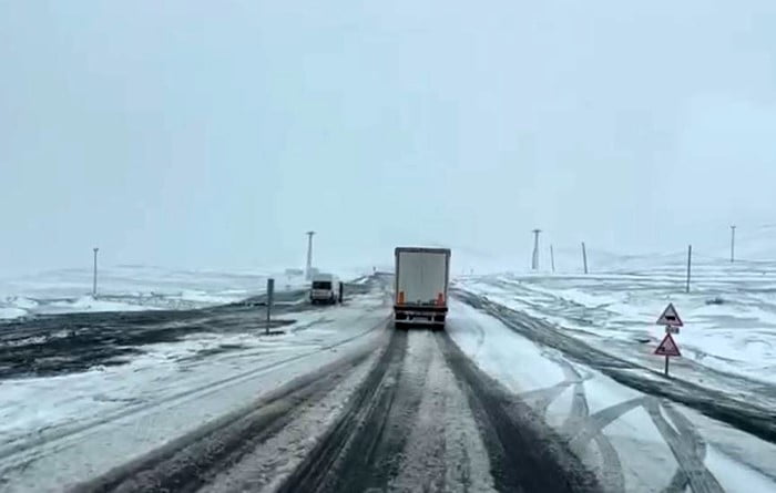 POSOF İLÇESİNDEKİ 2 BİN 550 RAKIMLI ILGAR DAĞI GEÇİDİ'NDE ETKİLİ OLAN KAR YAĞIŞI VE TİPİ NEDENİYLE...