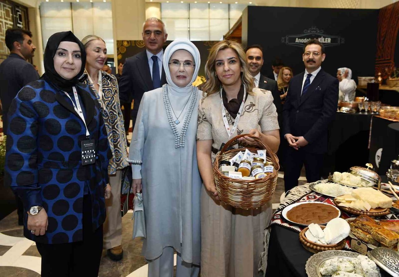 PROGRAMA CUMHURBAŞKANI RECEP TAYYİP ERDOĞAN'IN EŞİ EMİNE ERDOĞAN, SANAYİ VE TEKNOLOJİ BAKANI...