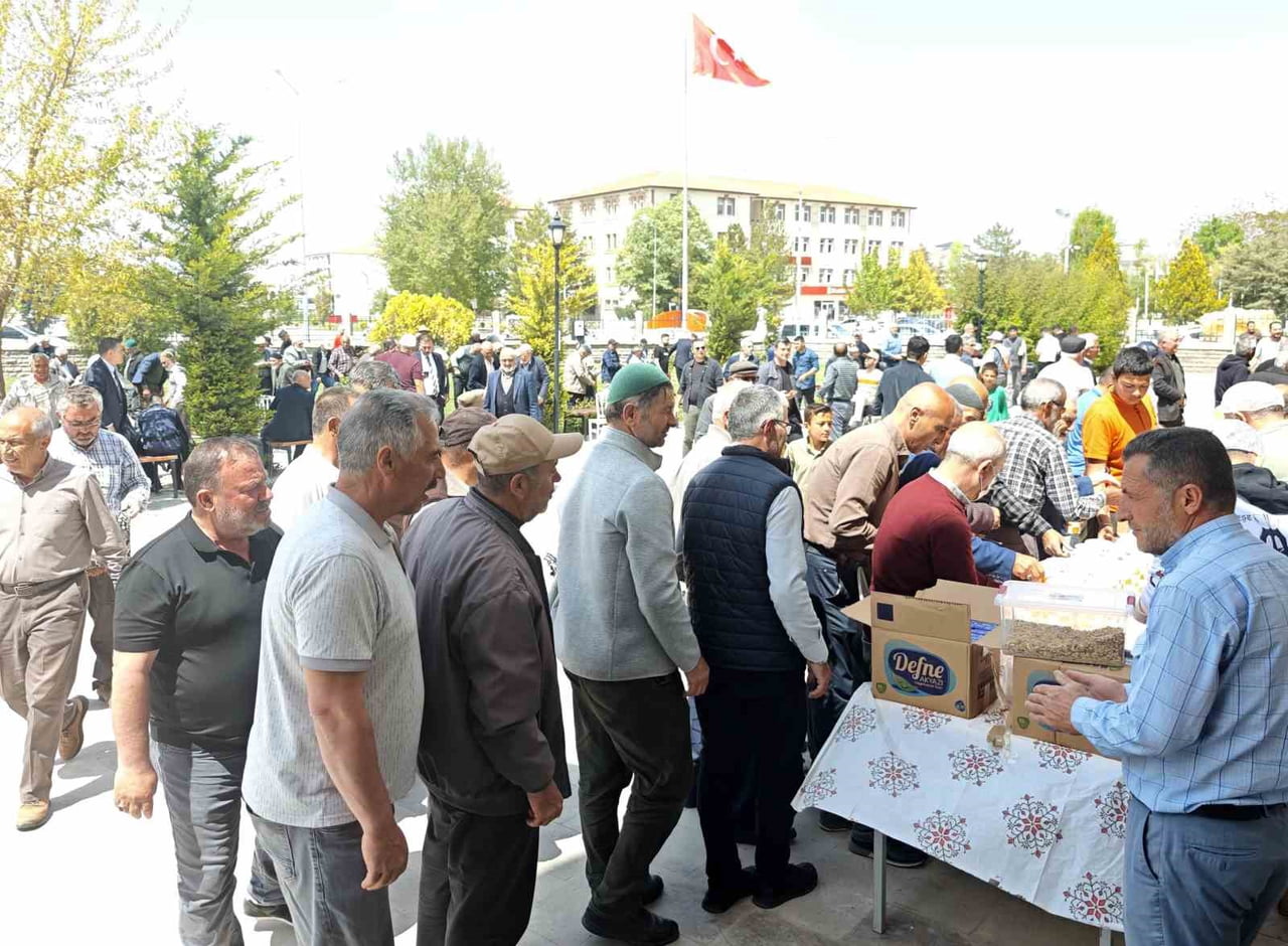 PROGRAMDA İKRAM DA YAPILDI