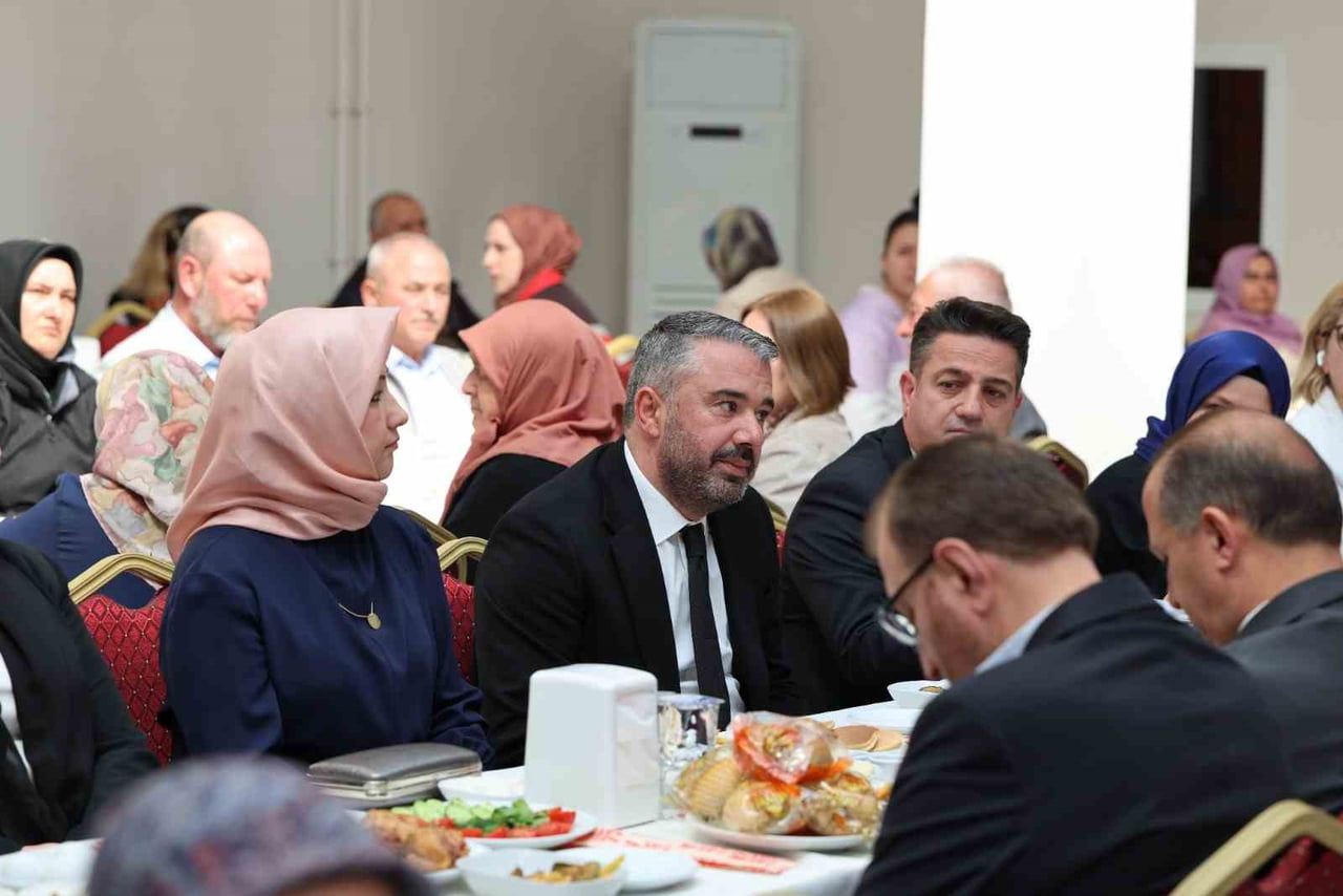 PURSAKLAR BELEDİYE BAŞKANI ERTUĞRUL ÇETİN, ANNELER GÜNÜ DOLASIYLA DÜZENLENEN PROGRAMDA ŞEHİT...