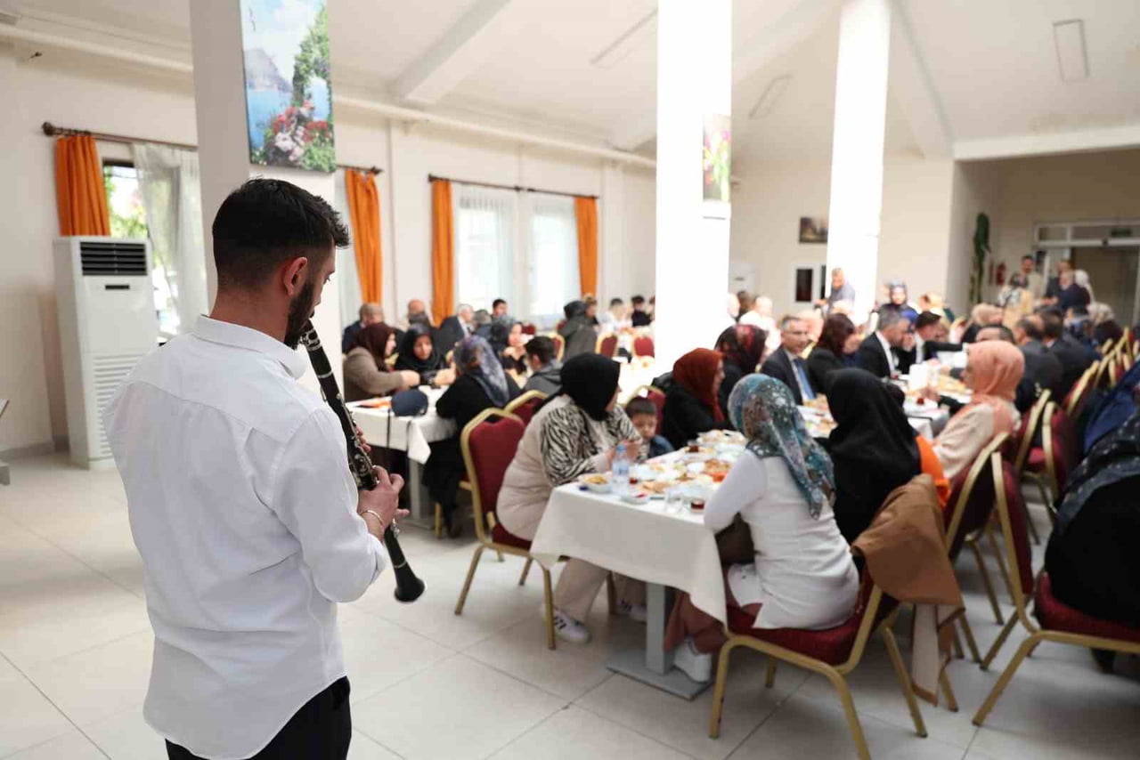 PURSAKLAR BELEDİYESİ TARAFINDAN NEJLA KIZILBAĞ HUZUREVİ’NDE ANNELER GÜNÜ PROGRAMI...