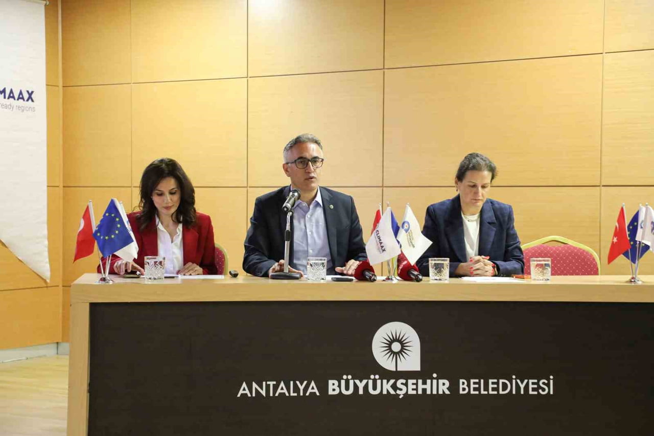 "İKLİM DEĞİŞİKLİĞİNDE BİLİMDEN EYLEME: ANTALYA’NIN AŞIRI SICAKLARDAN ETKİLENEBİLİRLİĞİ...