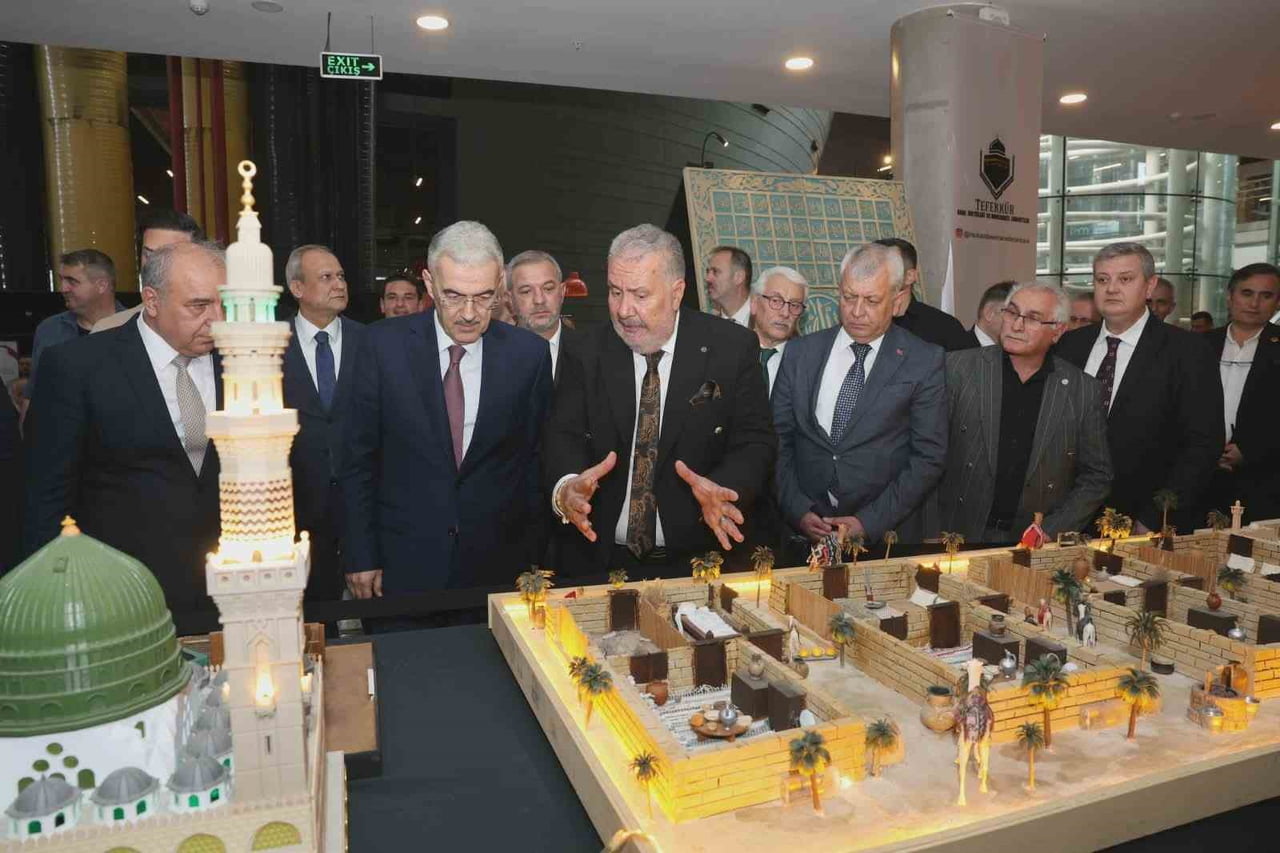 "MUKADDES EMANETLER SERGİSİ", PANORAMA 1326 BURSA FETİH MÜZESİ’NDE VATANDAŞLARIN HUZURUNA SUNULDU....
