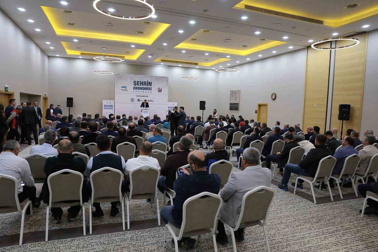 "ŞEHRİN EKONOMİSİ ERZİNCAN" PANELİ DÜZENLENDİ