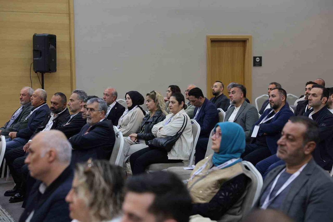 "ŞEHRİN EKONOMİSİ ERZİNCAN" PANELİ DÜZENLENDİ