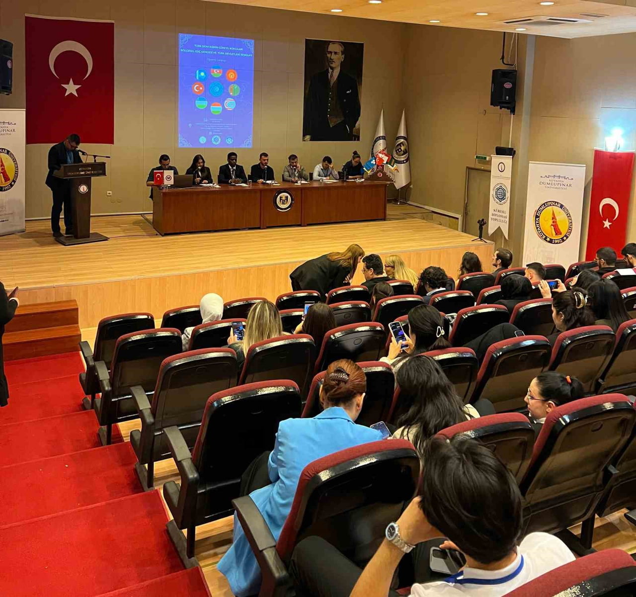 "TÜRK DÜNYASININ GÜNCEL KONULARI: BÖLGESEL GÜÇ DENGESİ VE TÜRK DEVLETLERİ TEŞKİLATI ÖĞRENCİ...