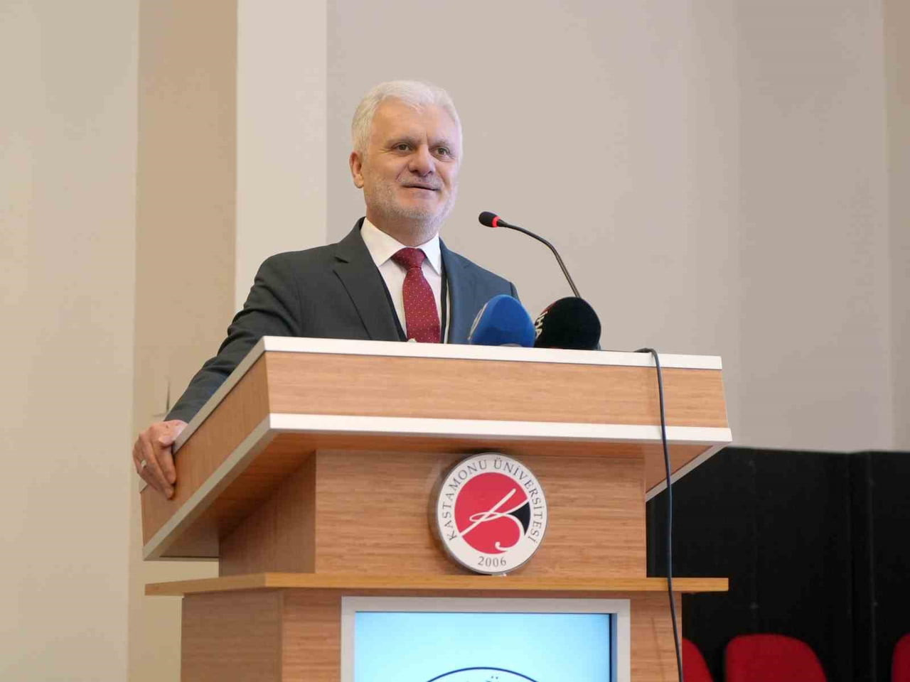 REKTÖR YARDIMCISI PROF. DR. ÖMER KÜÇÜK KONUŞMA YAPTI