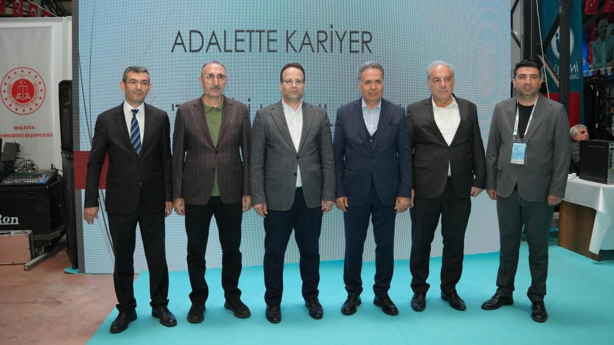 REKTÖRLERDEN İPEKYOLU KARİYER FUARI’NA ZİYARET