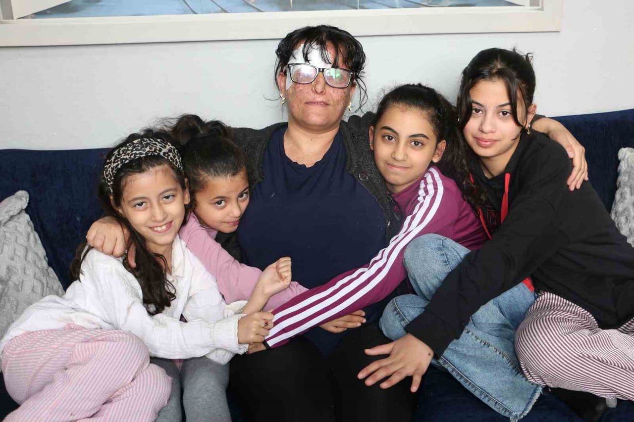 REMZİYE AKGÜN VE ÇOCUKLARI