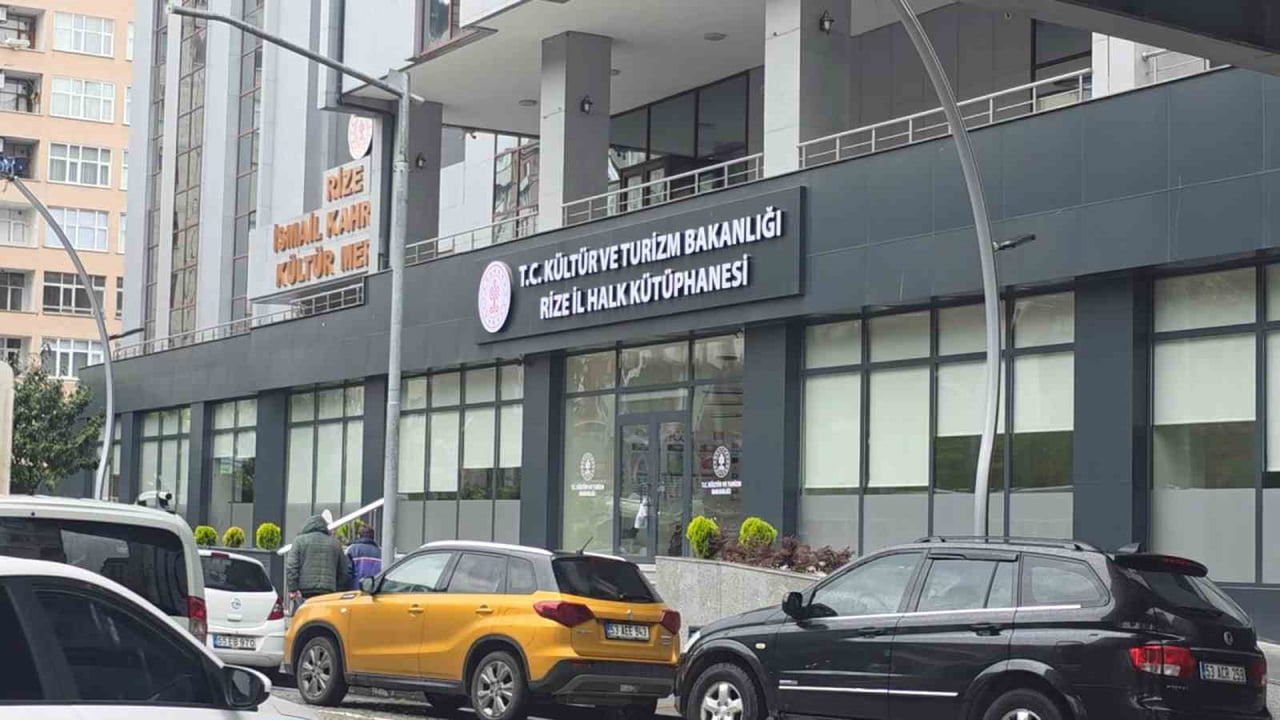 RİZE’DE 19 MAYIS RESMİ TATİLİNDE İL HALK KÜTÜPHANESİ’NİN KAPALI OLMASI NEDENİYLE DERS ÇALIŞACAK...