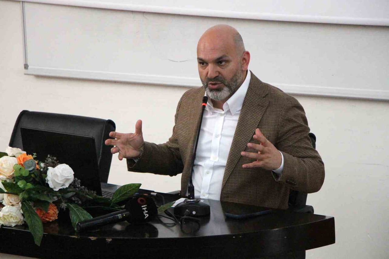 RTÜK ÜYESİ HASAN DAVULCU,  AMASYA ÜNİVERSİTESİ MERZİFON MESLEK YÜKSEKOKULU'NDA DÜZENLENEN 'DİJİTAL...