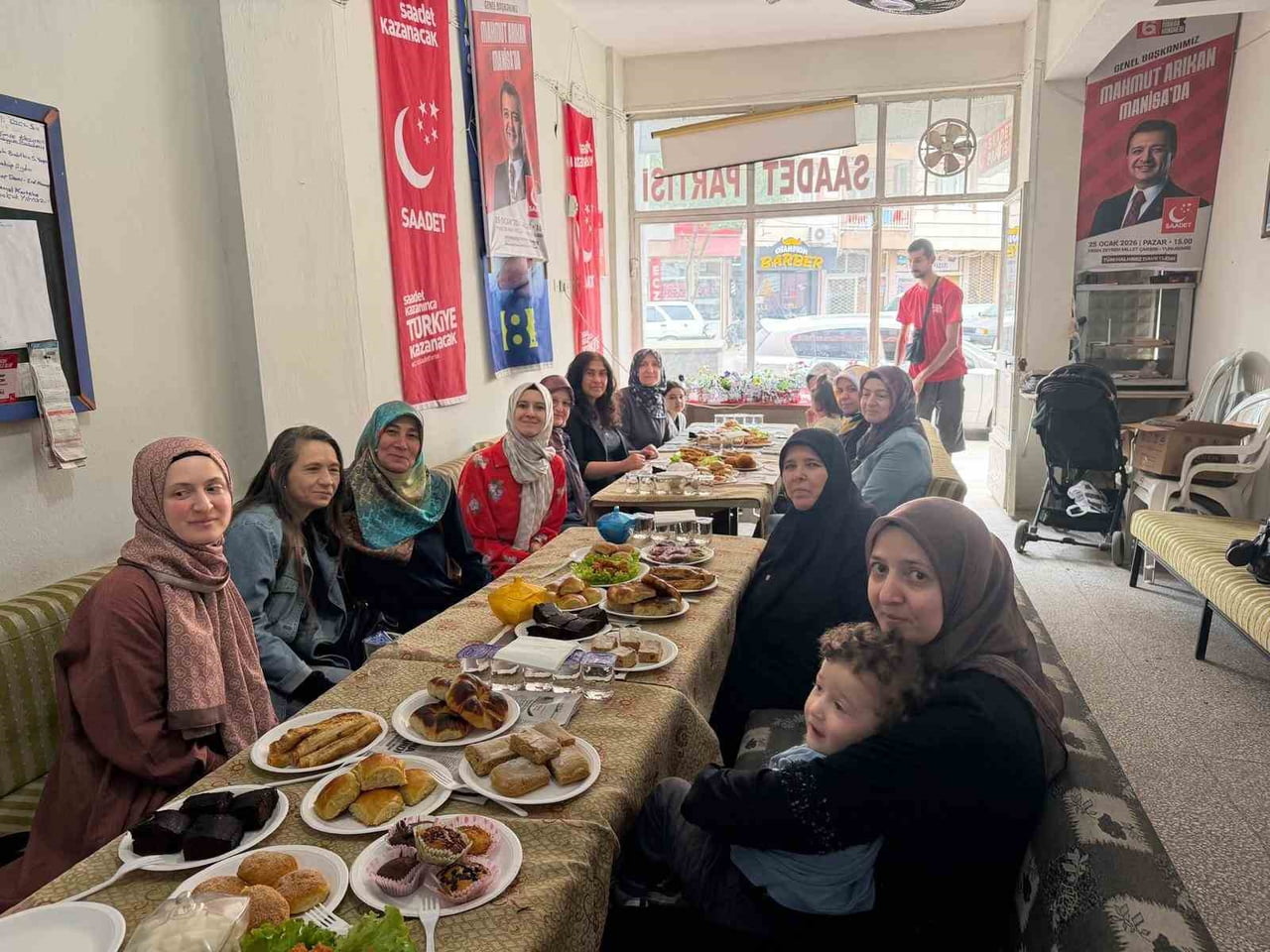 SAADET PARTİSİ ALAŞEHİR HANIM KOLLARI TARAFINDAN ANNELER GÜNÜ DOLAYISIYLA DÜZENLENEN BULUŞMADA...