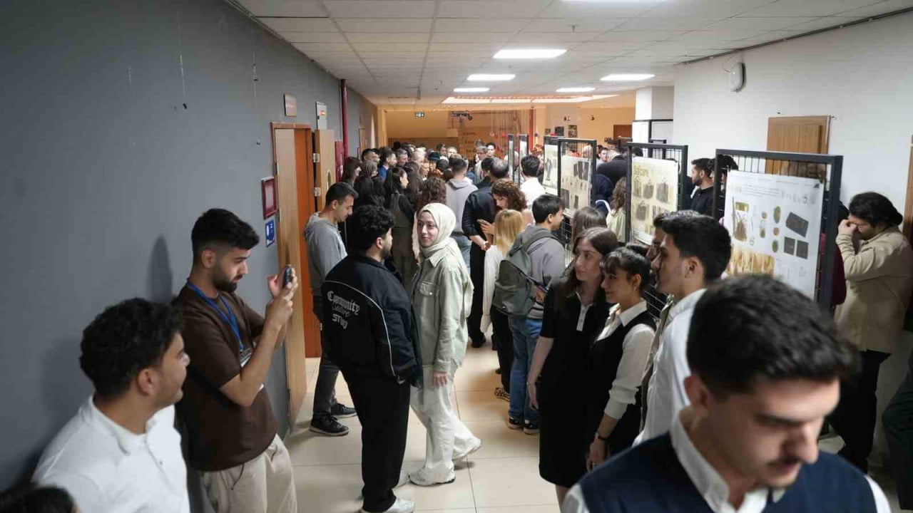 SAFRANBOLU FETHİ TOKER GÜZEL SANATLAR VE TASARIM FAKÜLTESİ TARAFINDAN DÜZENLENEN HEDİYELİK EŞYA...