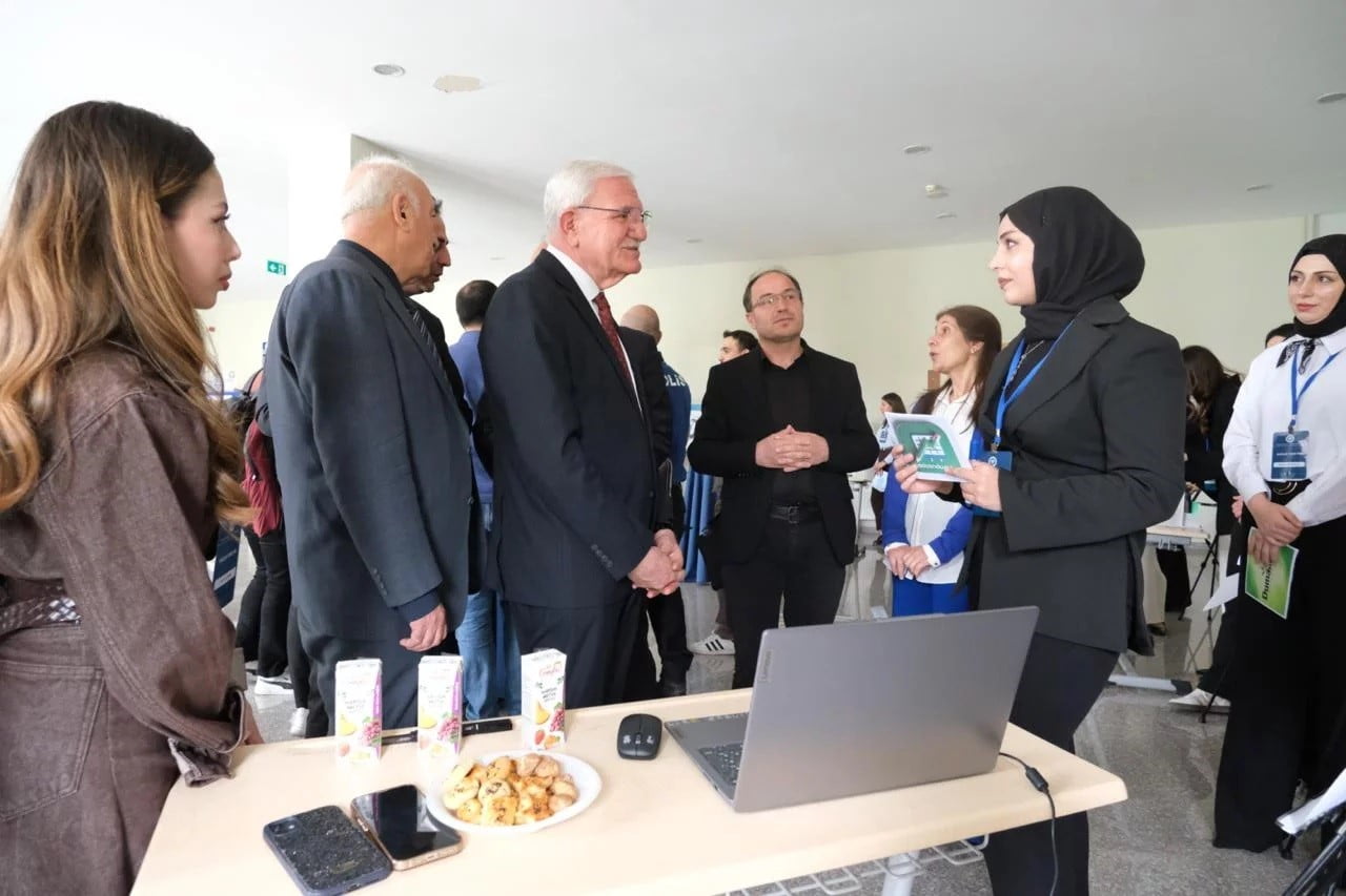 SAĞLIK YÖNETİMİ ÖĞRENCİLERİ PROJELERİNİ TANITTI