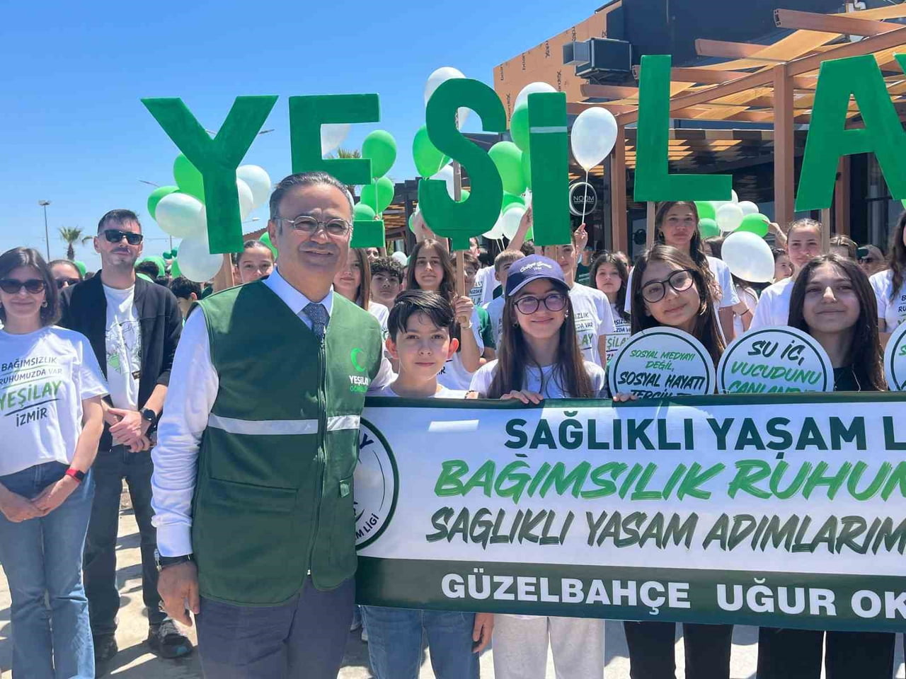 ‘SAĞLIKLI YAŞAMDA HAREKET HAFTASI’ ETKİNLİKLERİ KAPSAMINDA GÜZELBAHÇE’DE GENİŞ KATILIMLI BİR...