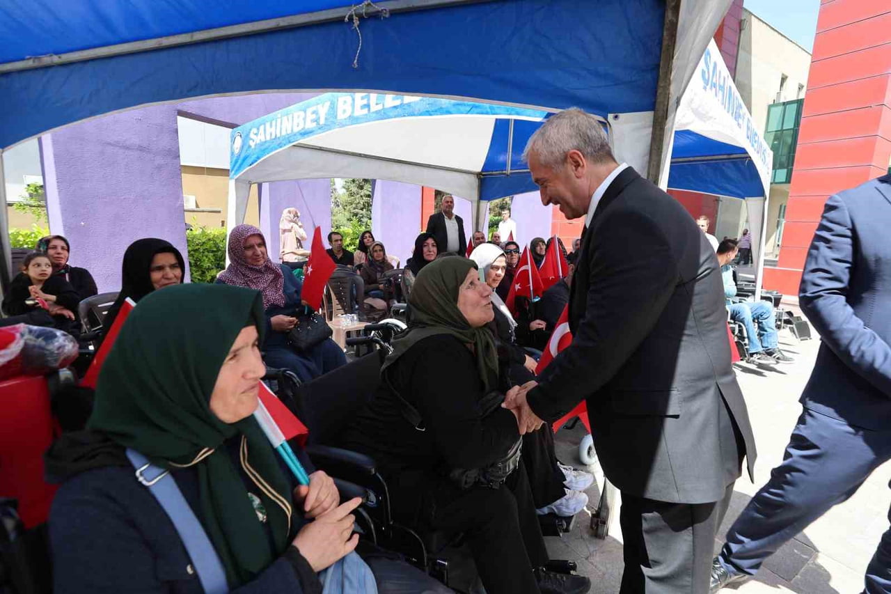ŞAHİNBEY BELEDİYESİ 5 BİN ENGELLİNİN ‘ELİ AYAĞI’ OLDU