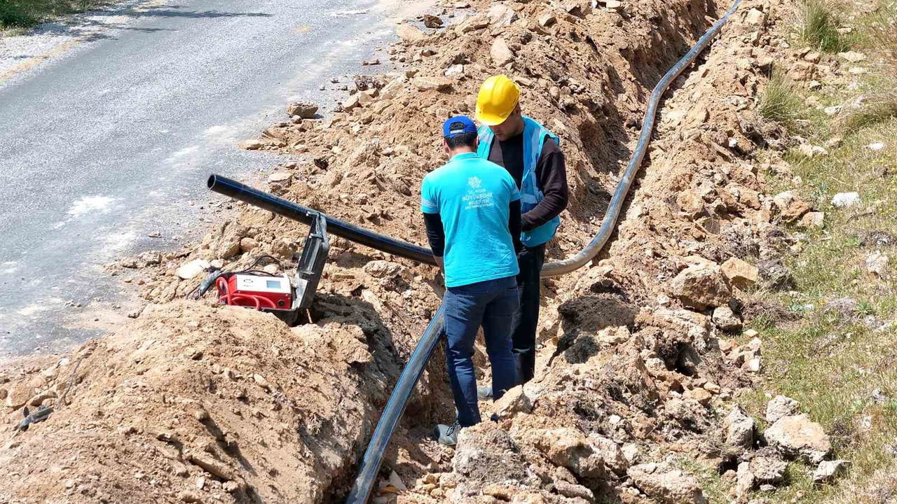 ŞAHNALI’DA İÇME SUYU HATTI YENİLENİYOR