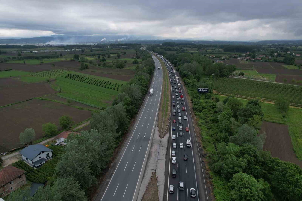 SAKARYA'DA KUZEY MARMARA OTOYOLU İLE ANADOLU OTOYOLU'NUN KESİŞTİĞİ NOKTADA DÜN AKŞAM SAATLERİNDE...