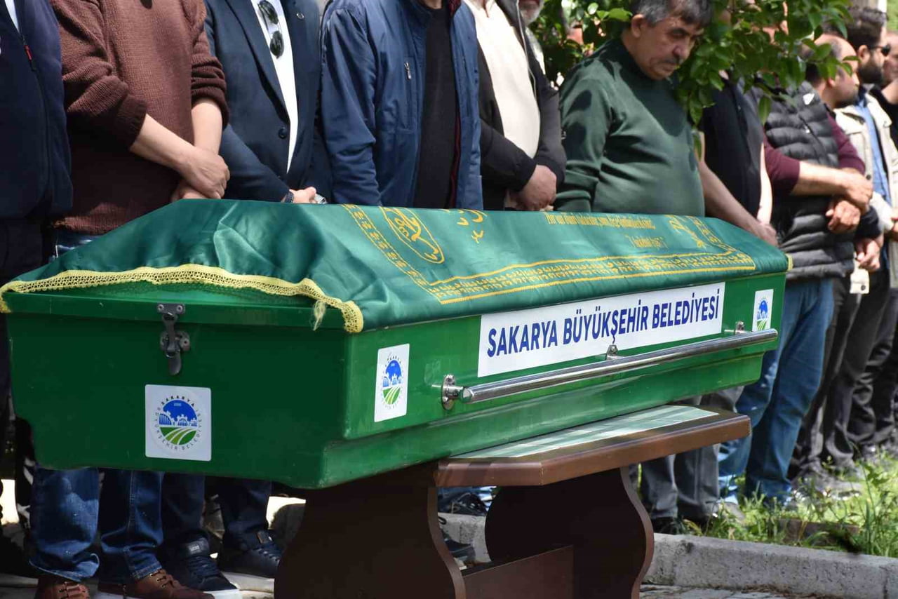 SAKARYA'NIN HENDEK İLÇESİNDE BİR OTELDE ÇIKAN SİLAHLI ÇATIŞMADA HAYATINI KAYBEDEN OTEL SAHİBİ, SON...