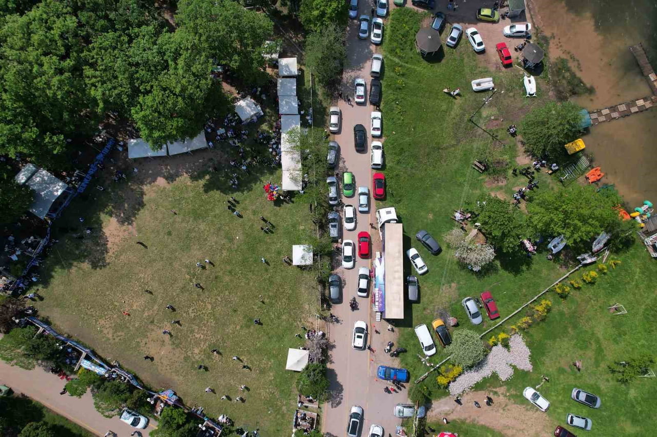 SAKARYA’DA HAVANIN ISINMASINI VE ANNELER GÜNÜNÜ FIRSAT BİLENLER POYRAZLAR TABİAT PARKI’NDA...