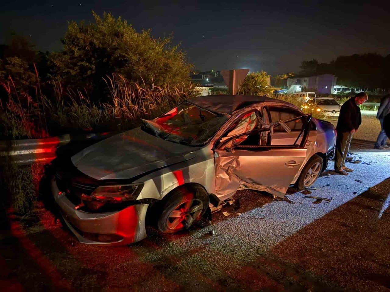 SAKARYA’NIN KAYNARCA İLÇESİNDE OTOMOBİL İLE HAFİF TİCARİ ARACIN KAVŞAKTA ÇARPIŞMASI SONUCU MEYDANA...