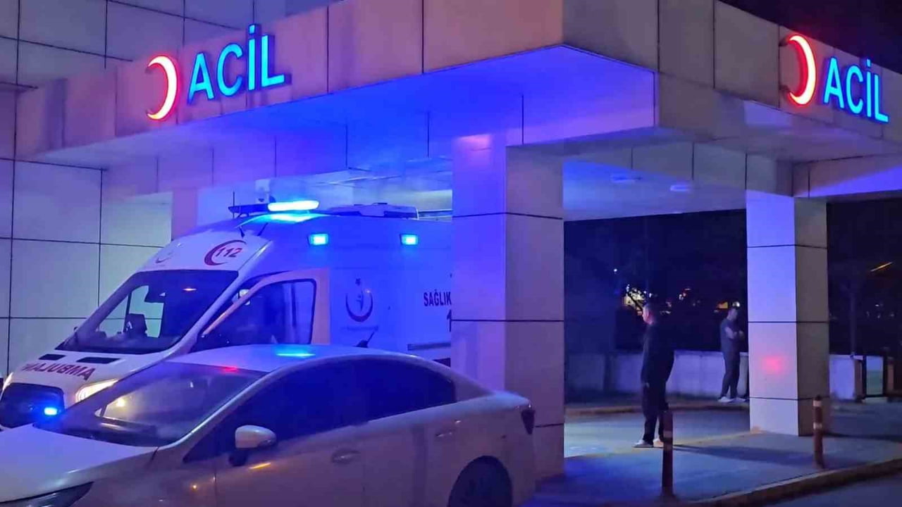 SAKARYA’NIN SAPANCA İLÇESİNDE LÜKS BİR OTELİN HAVUZUNDA FENALAŞAN 35 YAŞINDAKİ KADIN, HASTANEDE...