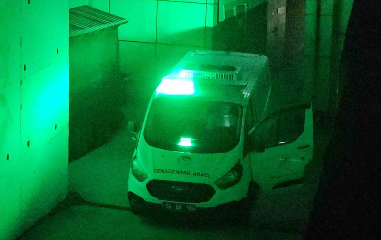 SAKARYA’NIN SAPANCA İLÇESİNDEKİ LÜKS BİR OTELİN KAPALI HAVUZUNDA YÜZDÜĞÜ SIRADA FENALAŞARAK...