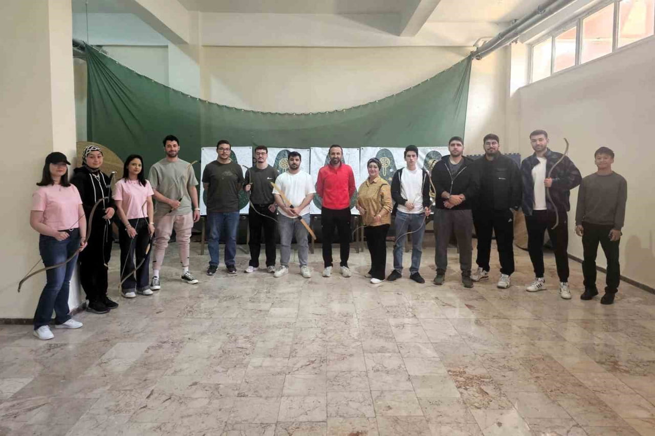 SAKARYA UYGULAMALI BİLİMLER ÜNİVERSİTESİ'NDE GELENEKSEL TÜRK SPORLARI ÖĞRENCİ TOPLULUĞUNCA...