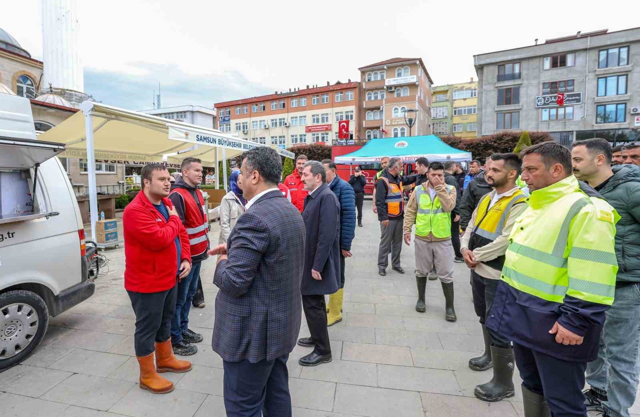 SAMSUN'DA MEYDANA GELEN SEL VE SU TAŞKINININ ARDINDAN BAŞLATILAN ÇALIŞMALAR DEVAM EDİYOR. SAMSUN...