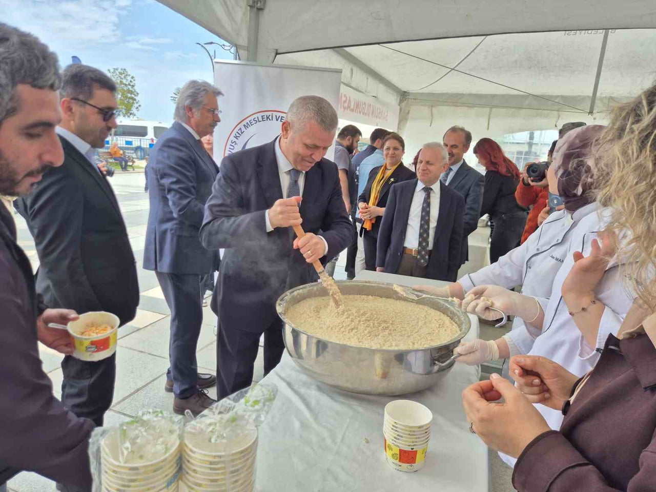 SAMSUN'DA TÜRK MUTFAĞI HAFTASI KAPSAMINDA DÜZENLENEN ETKİNLİKLE YÖRESEL LEZZETLER TANITILDI.