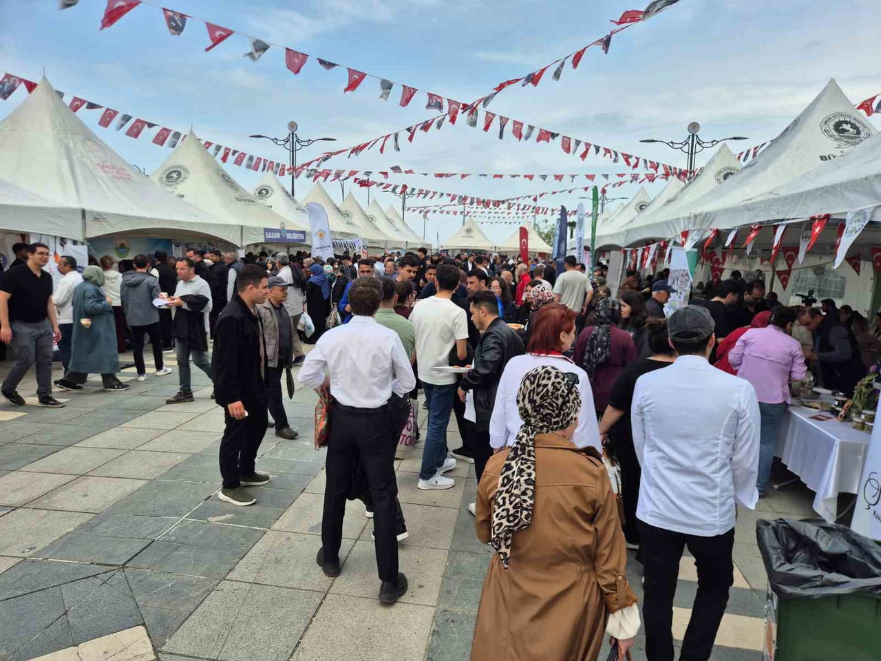 SAMSUN'DA TÜRK MUTFAĞI HAFTASI KAPSAMINDA DÜZENLENEN ETKİNLİKLE YÖRESEL LEZZETLER TANITILDI.