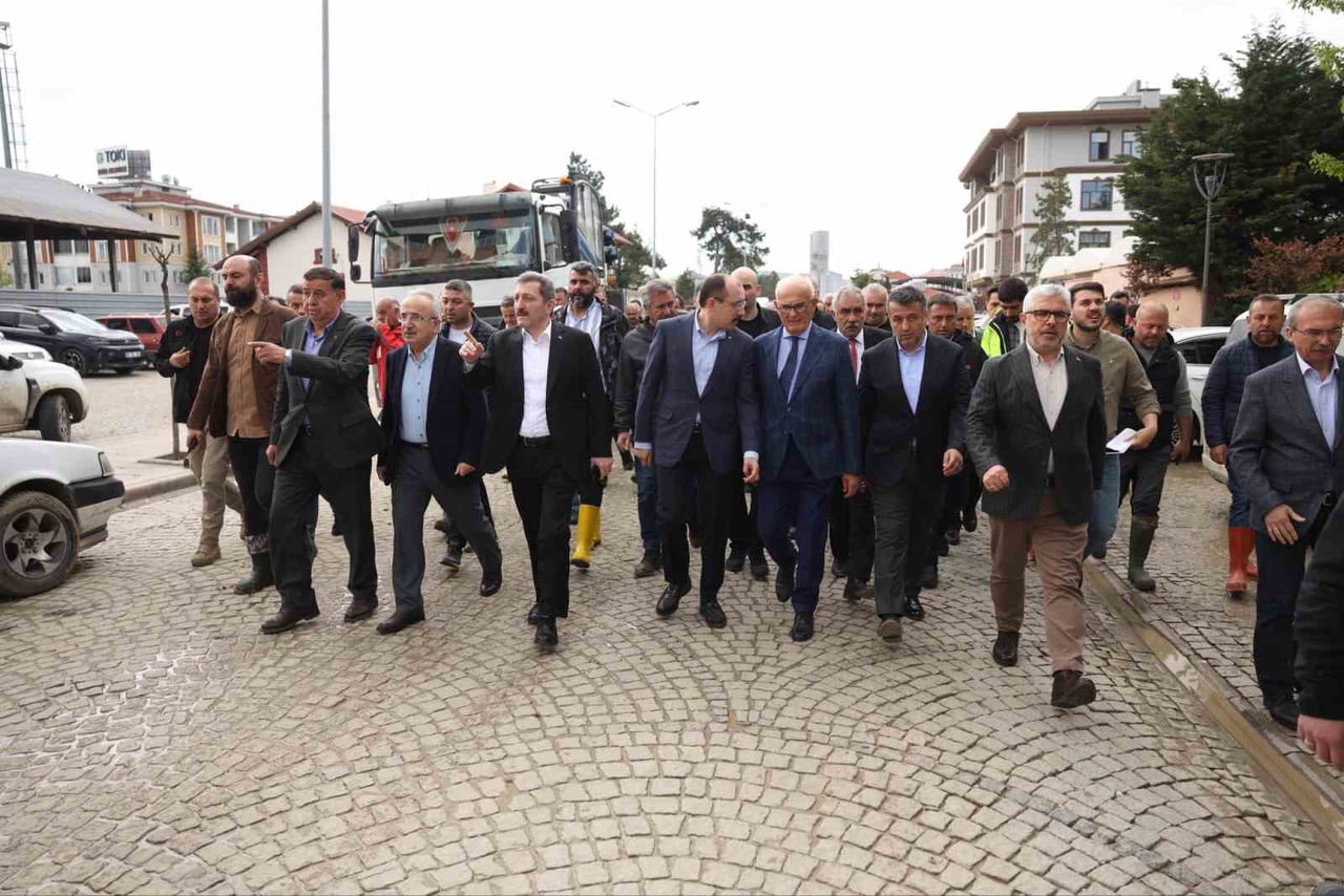 SAMSUN'UN HAVZA İLÇESİNDE MEYDANA GELEN SEL VE SU TAŞKININDAN ETKİLENEN ESNAF VE VATANDAŞLARA...