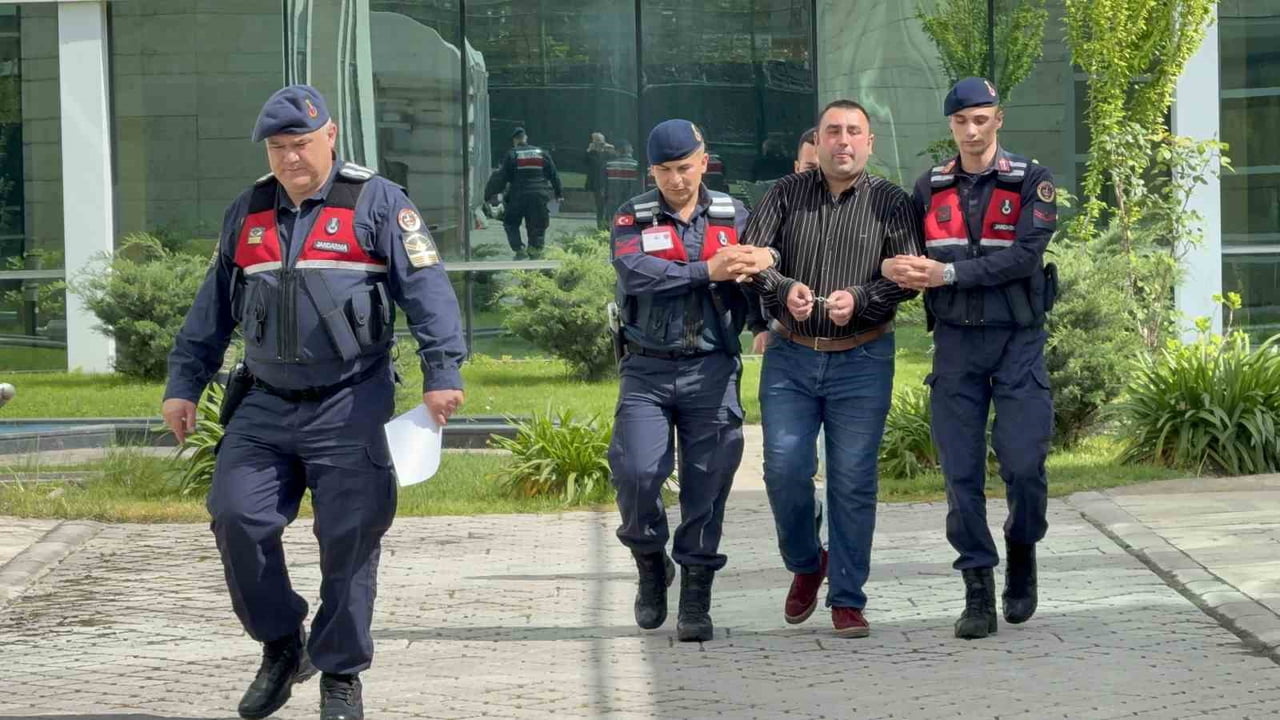 SAMSUN'UN İLKADIM İLÇESİNDE TARTIŞTIĞI BABASINI TABANCAYLA 8 YERİNDEN VURARAK ÖLDÜRDÜKTEN SONRA...