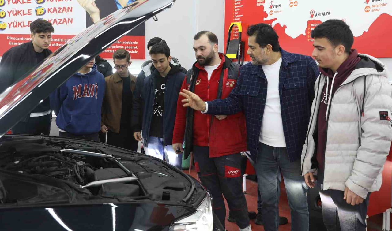 SAMSUN BÜYÜKŞEHİR BELEDİYESİ, GENÇLERİN MESLEKİ GELİŞİMİNE KATKI SUNMAK VE İSTİHDAM OLANAKLARINI...