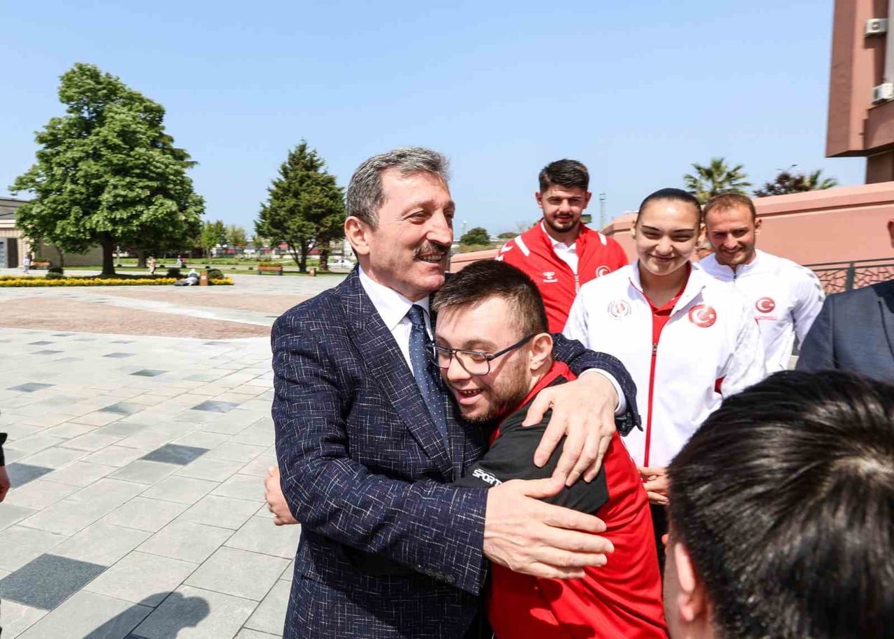 SAMSUN’DA 19 MAYIS ATATÜRK’Ü ANMA, GENÇLİK VE SPOR BAYRAMI ETKİNLİKLERİ KAPSAMINDA MİLLİ SPORCULAR...
