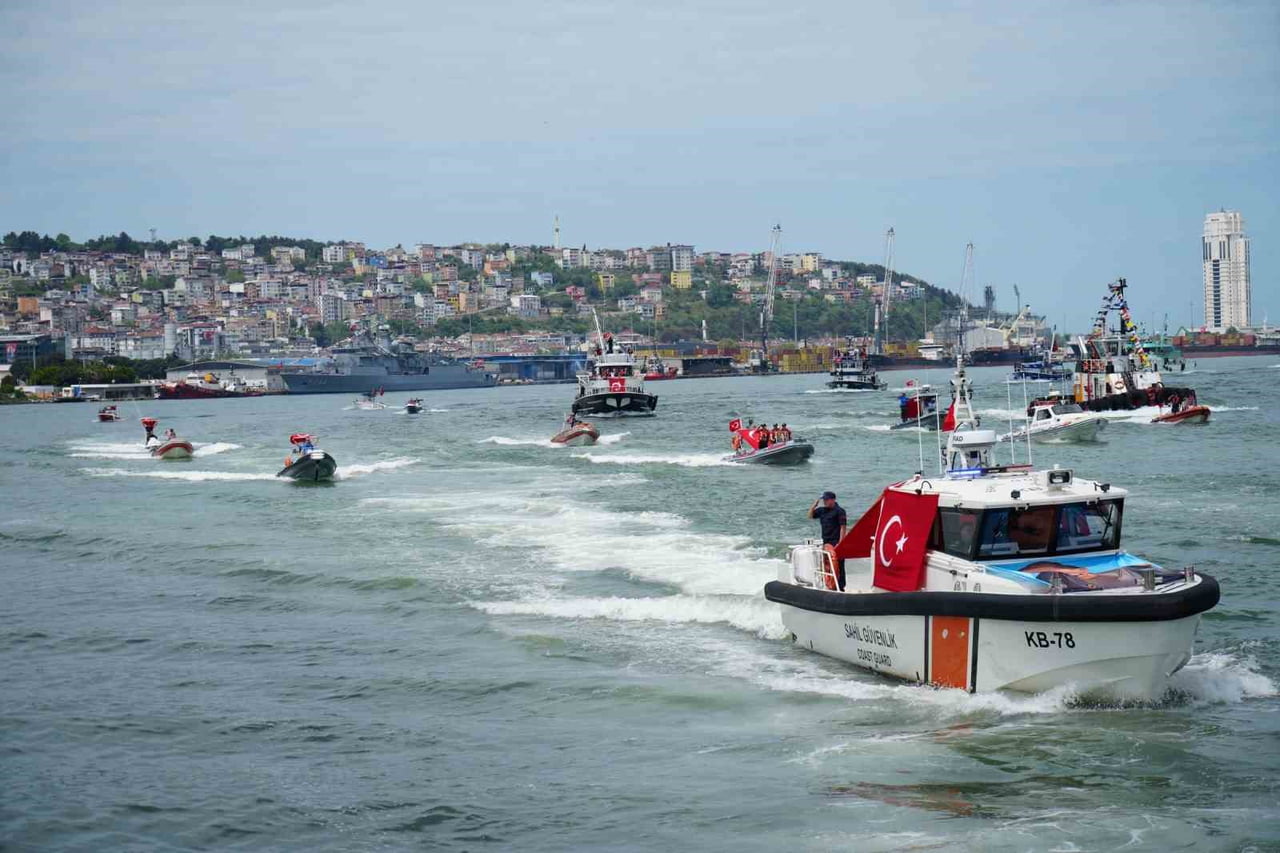 SAMSUN’DA 19 MAYIS ATATÜRK’Ü ANMA, GENÇLİK VE SPOR BAYRAMI KAPSAMINDA DÜZENLENEN GEMİ TÖREN GEÇİŞİ...